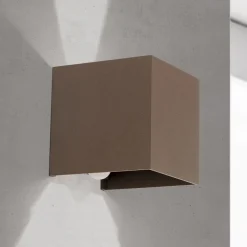 LED-ulkoseinävalaisin Cube-S, corten, metalli, anturi
