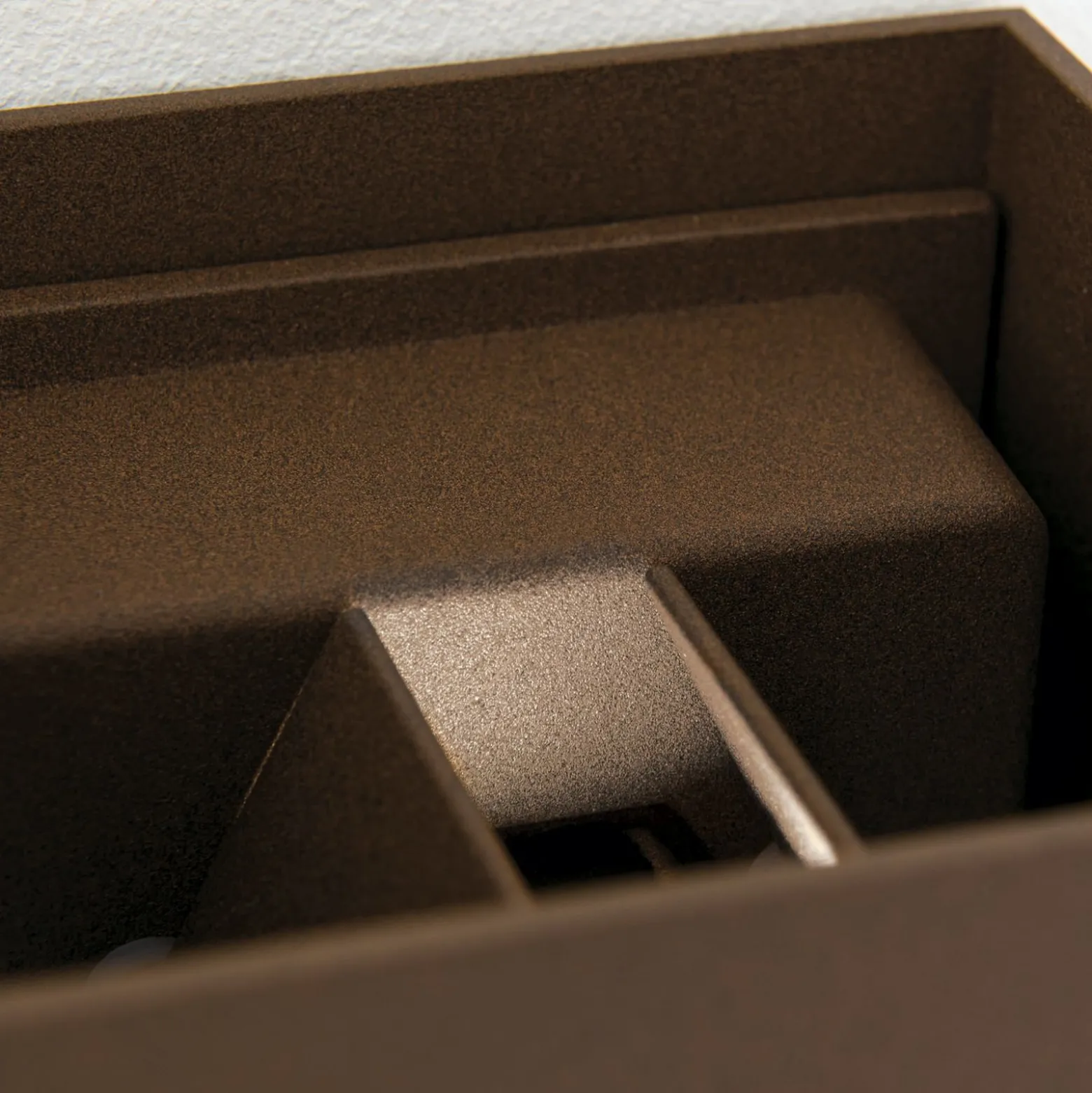 LED-ulkoseinävalaisin Cube-S, corten, metalli, anturi