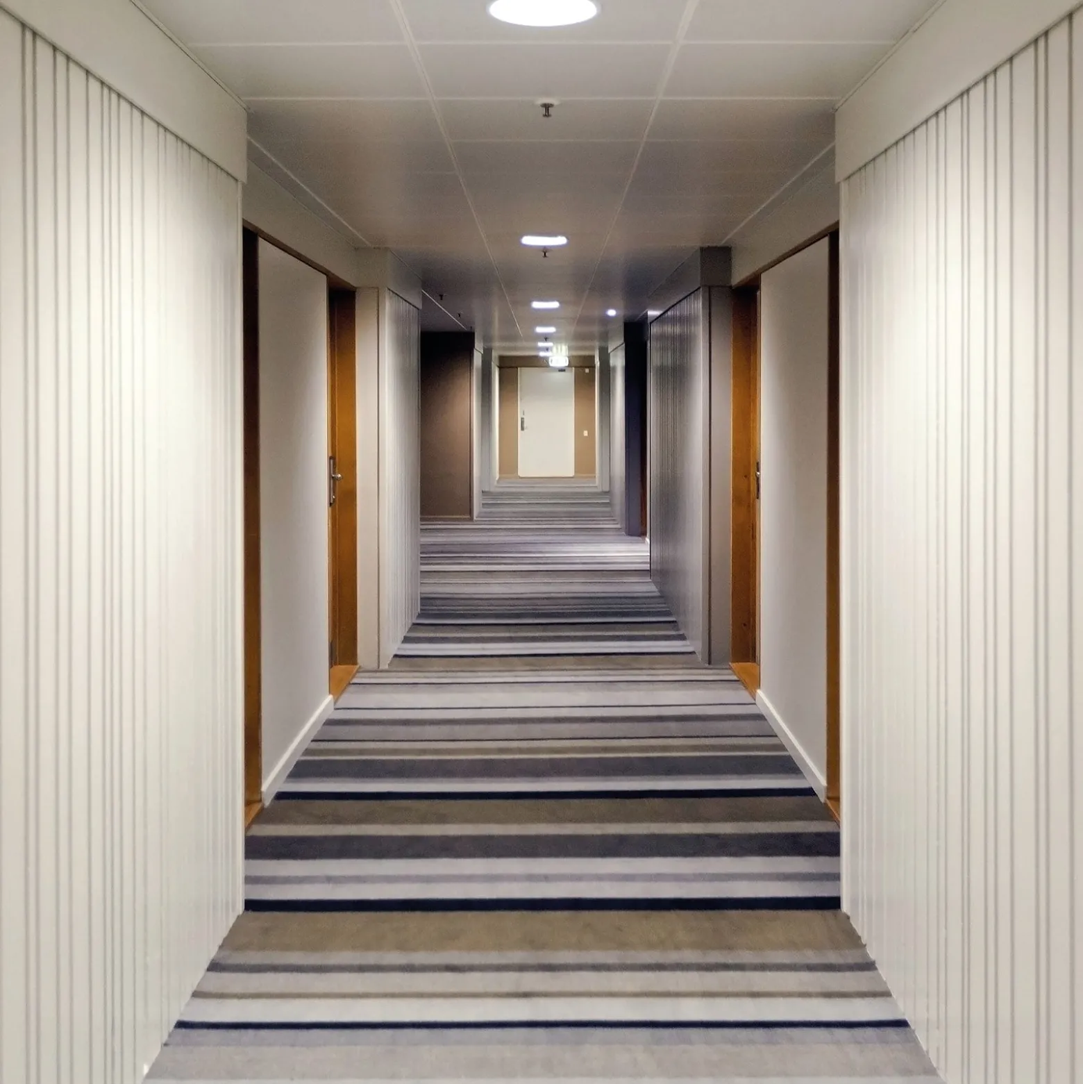 LED-valaisin FR 65/205, kromi, 3 000 K