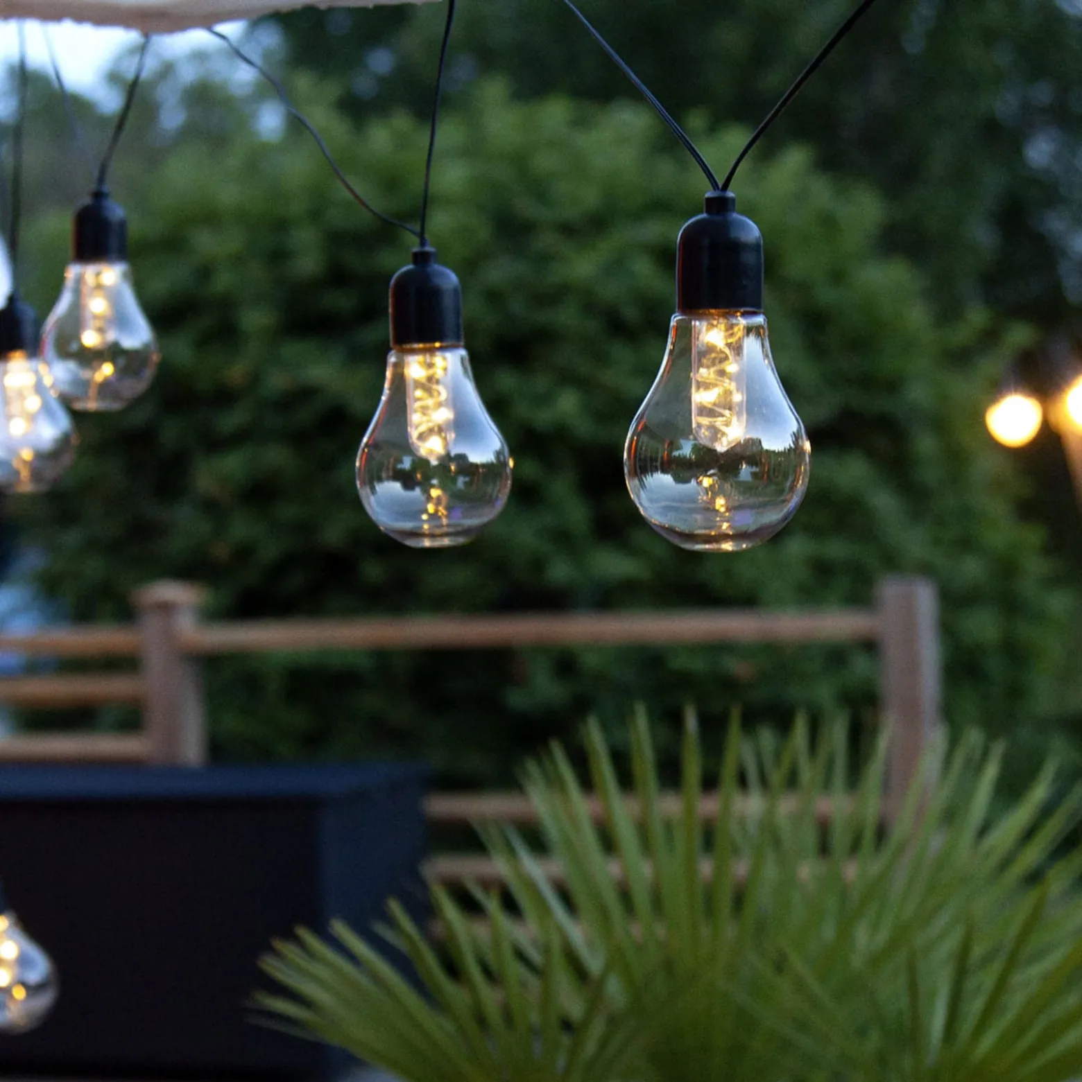 LED-valoketju Glow, paristokäyttöinen, kirkas