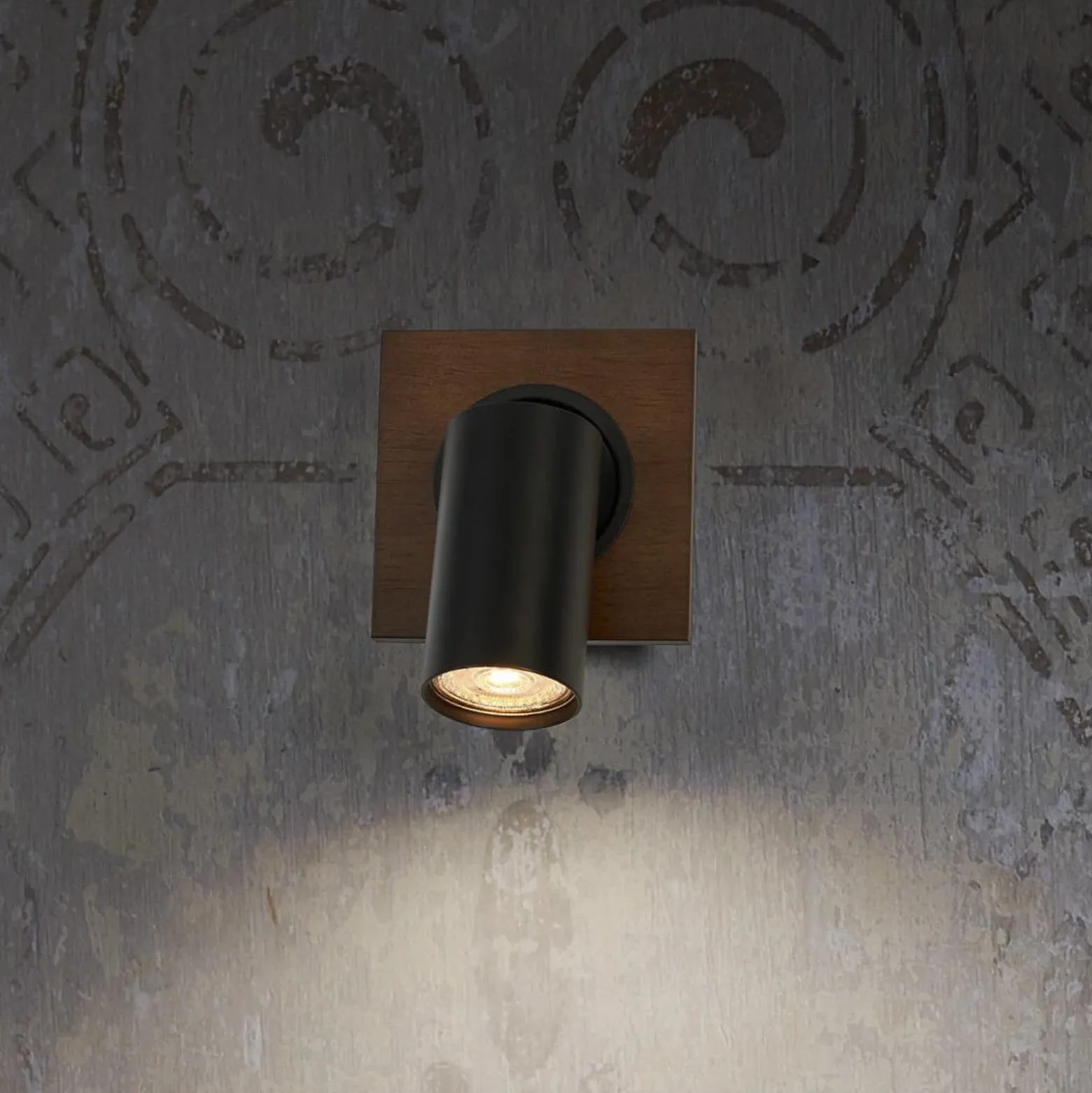 LEDVANCE LED-seinävalaisin Mercury GU10, puu/musta