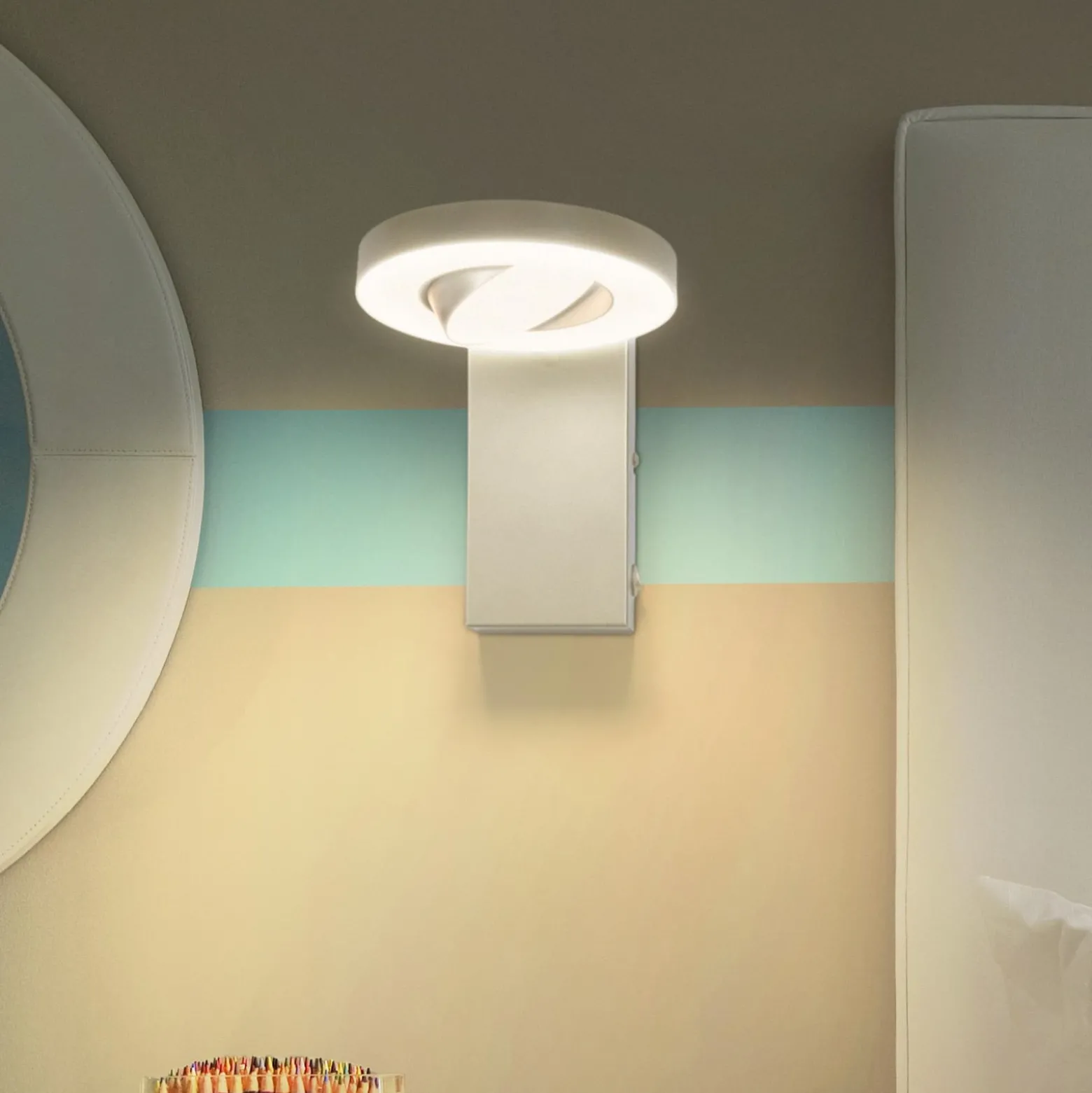 LEDVANCE Saturn CCT LED-seinävalaisin, kytkin, valkoinen