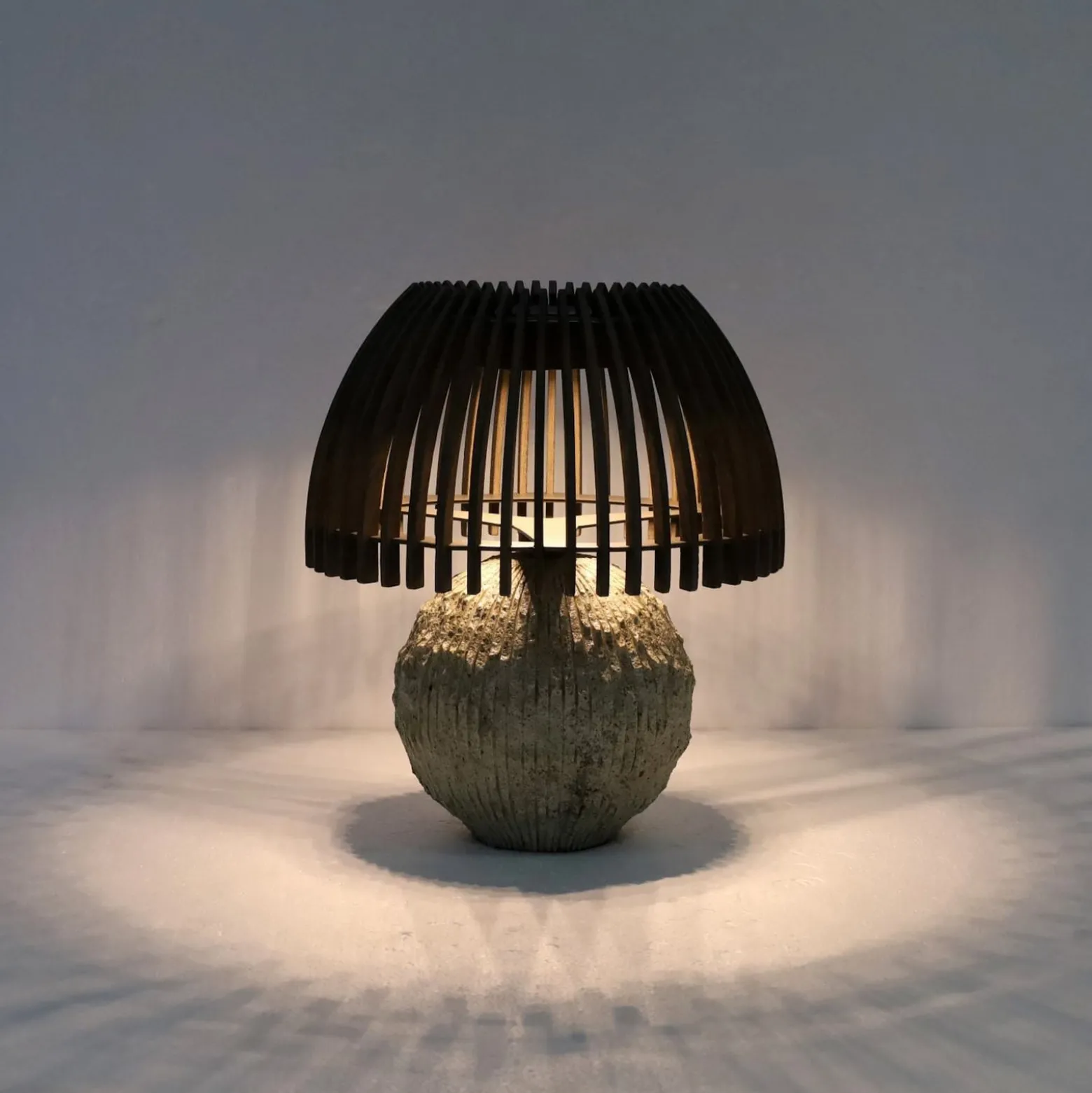 Les Jardins LED-pöytävalaisin Alba, harmaa/beige, korkeus 41 cm