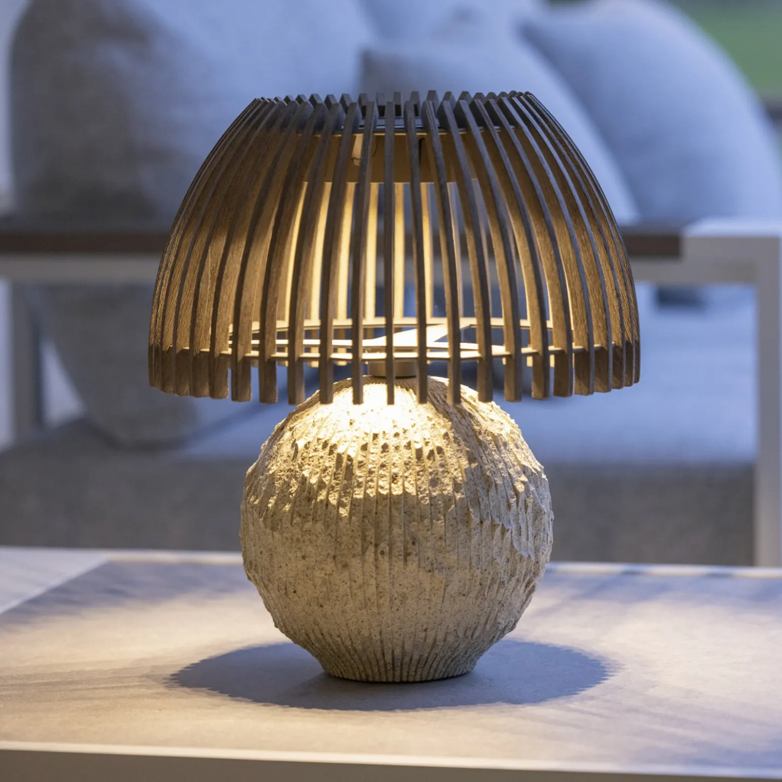 Les Jardins LED-pöytävalaisin Alba, harmaa/beige, korkeus 41 cm