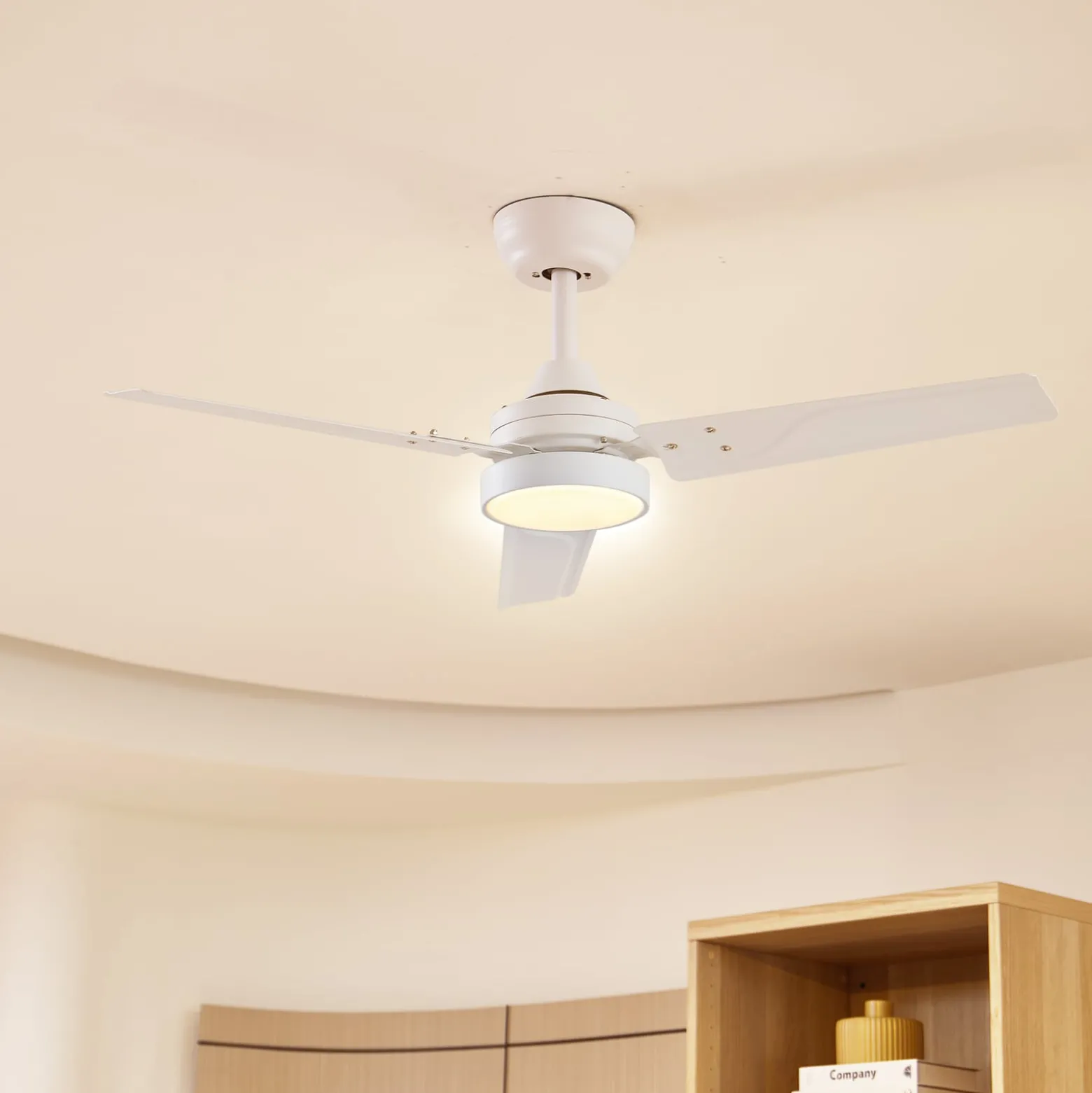 Lindby Aerallo LED-kattotuuletin, valkoinen, CCT, hiljainen