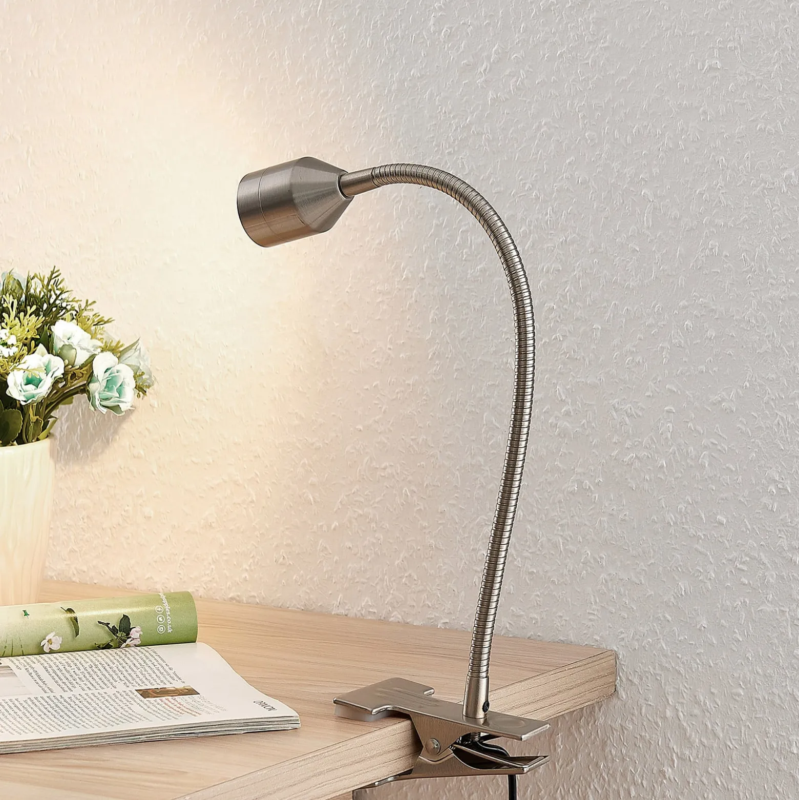 Lindby Djamila LED-puristinvalaisin, nikkeli satinoitu