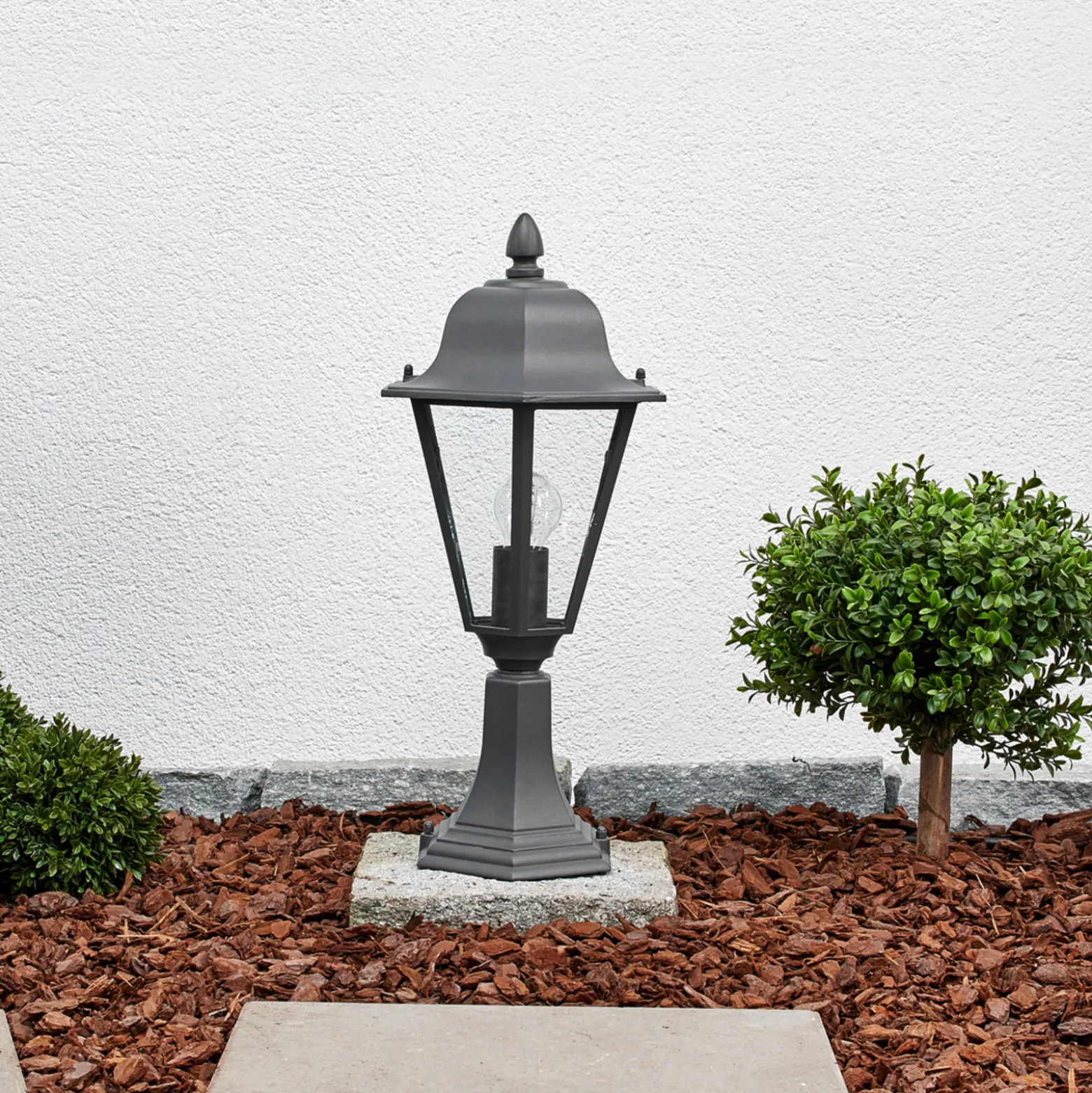 Lindby Edana jalustavalaisin, 52 cm, antrasiitti, E27, IP44