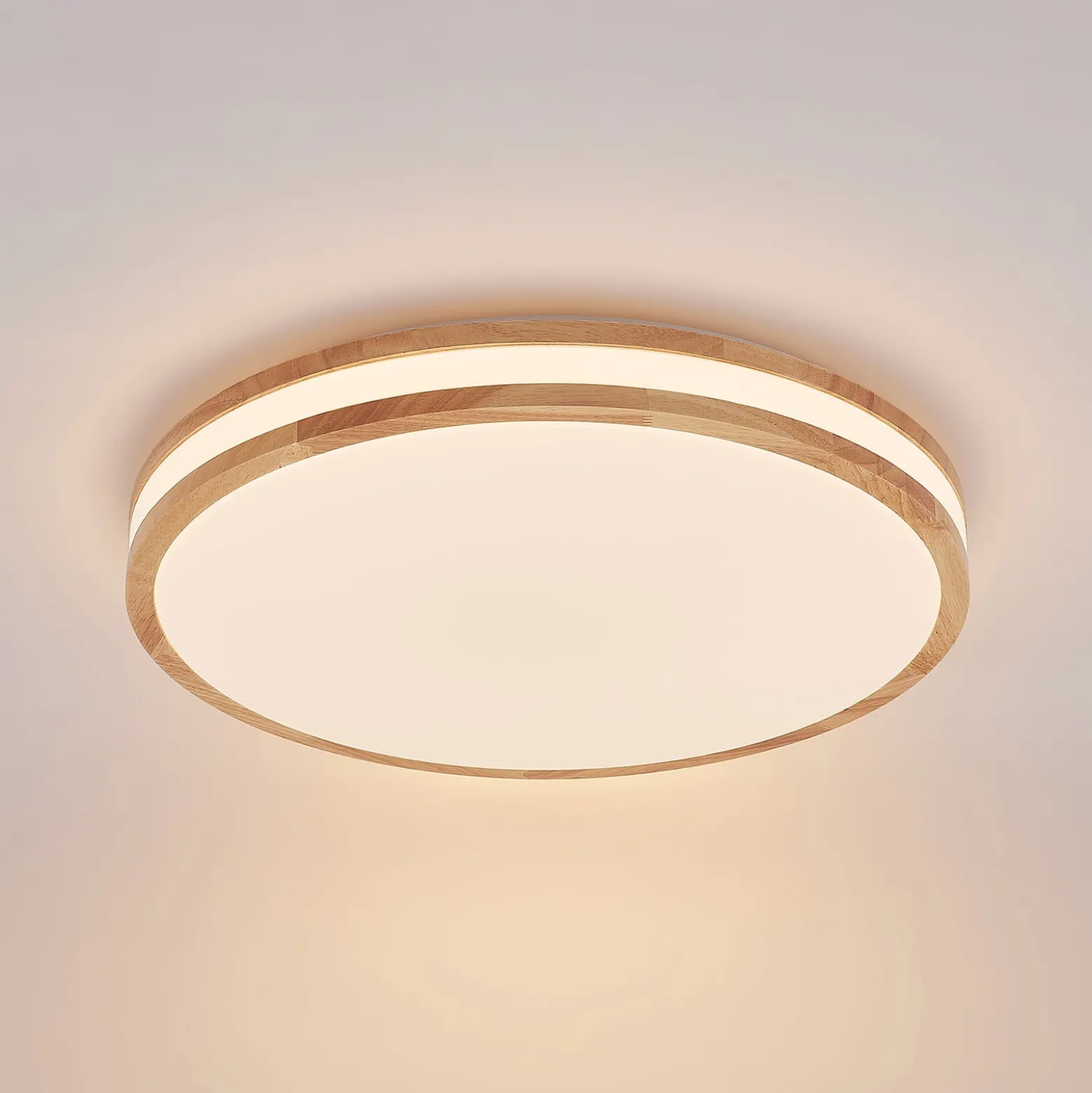 Lindby Emiva LED-kattovalaisin, 50 cm, vaalea puu, CCT