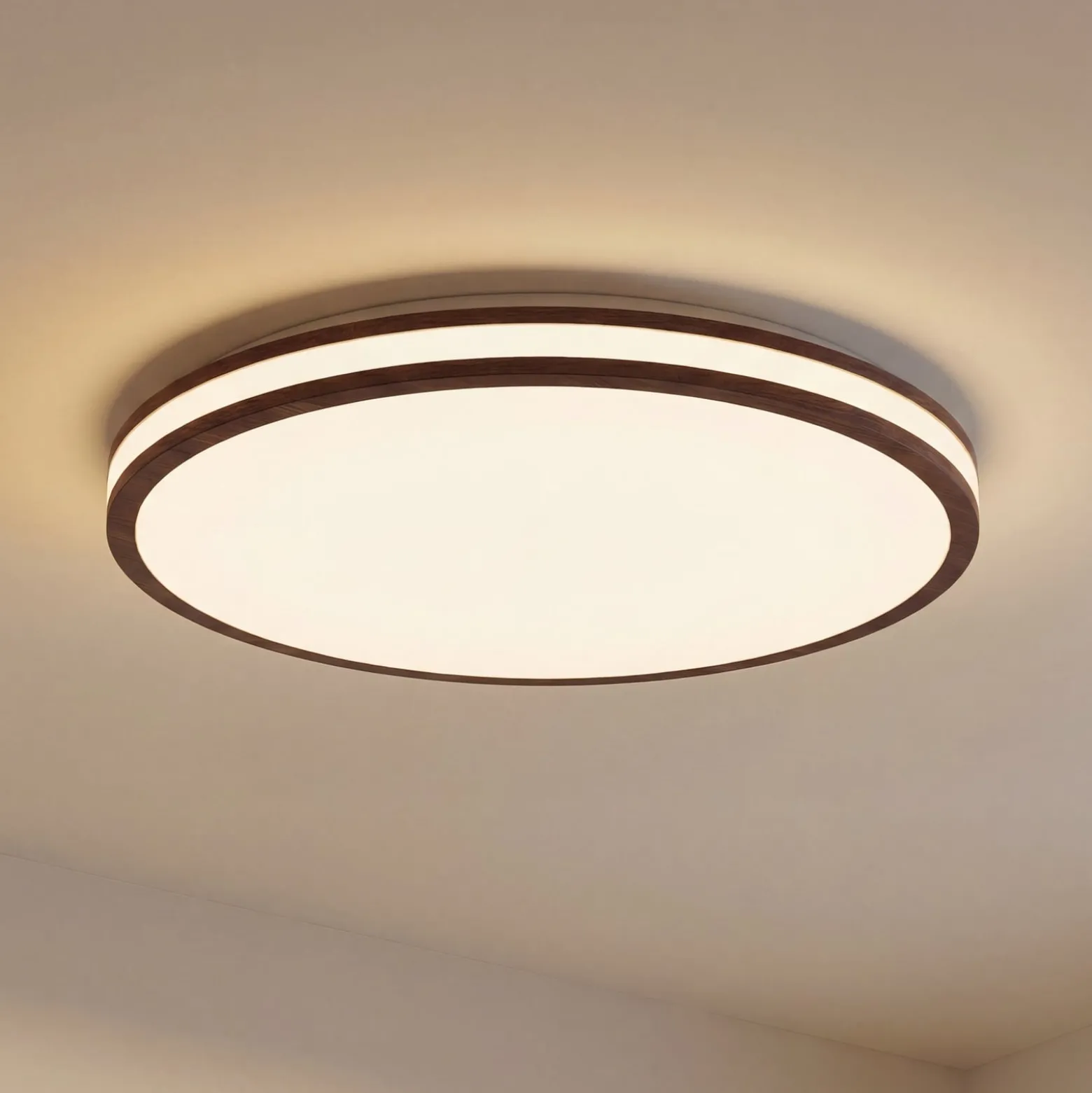 Lindby Emiva LED-kattovalaisin, halkaisija 50 cm, tumma puu, CCT