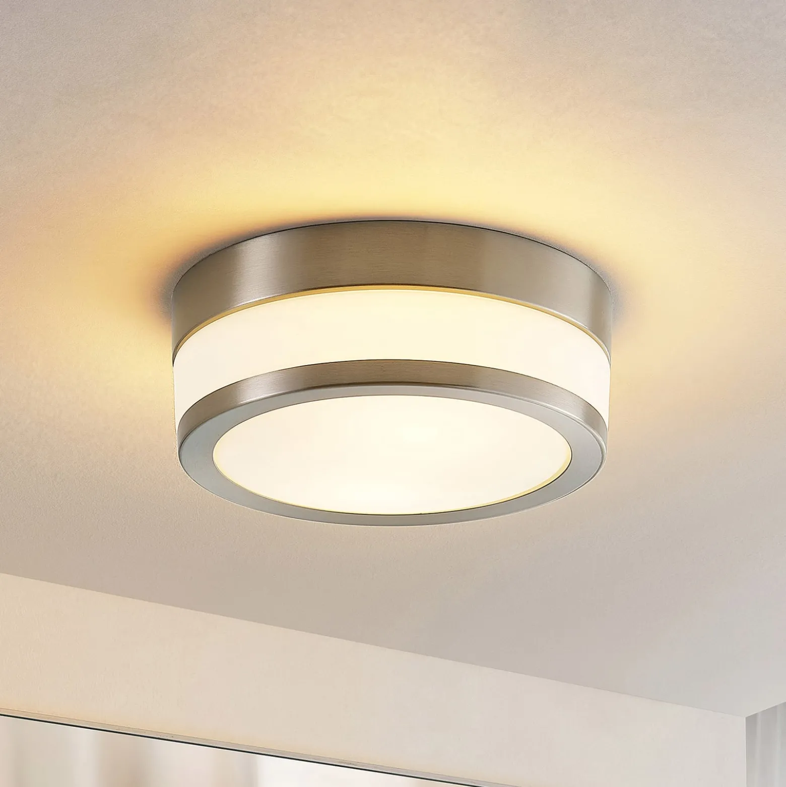 Lindby kattovalaisin Flavi, Ø 23 cm, nikkeli, lasi, IP44, E27