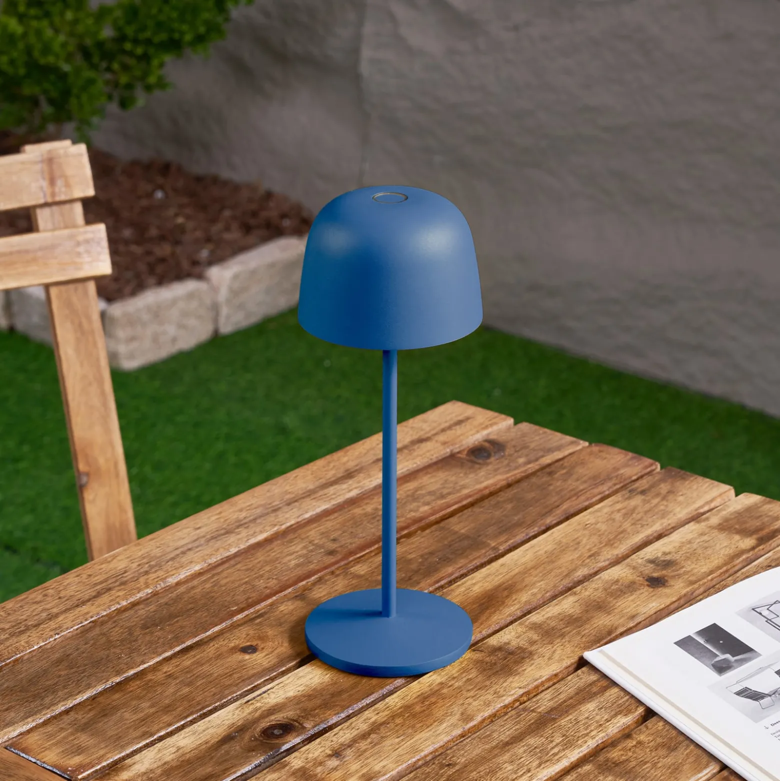 Lindby LED-akku-pöytävalaisin Arietty, sininen, himmennettävä, IP65