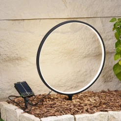 Lindby LED-aurinkoenergialla toimiva maapiikkavalaisin Syrene, 45 cm, musta,
