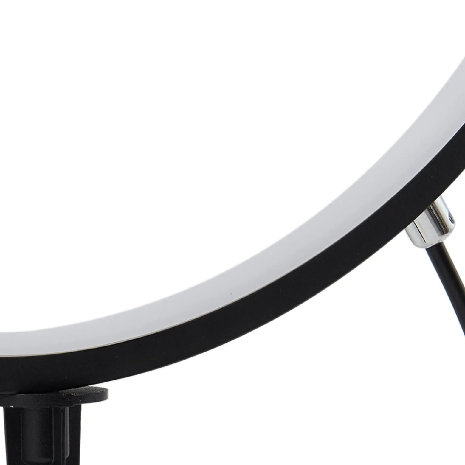 Lindby LED-aurinkoenergialla toimiva maapiikkavalaisin Syrene, 45 cm, musta,