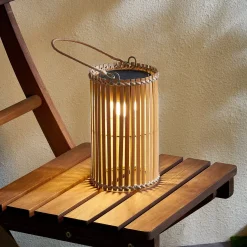 Lindby LED-aurinkopöytävalaisin Amaria, bambu, Ø 12 cm
