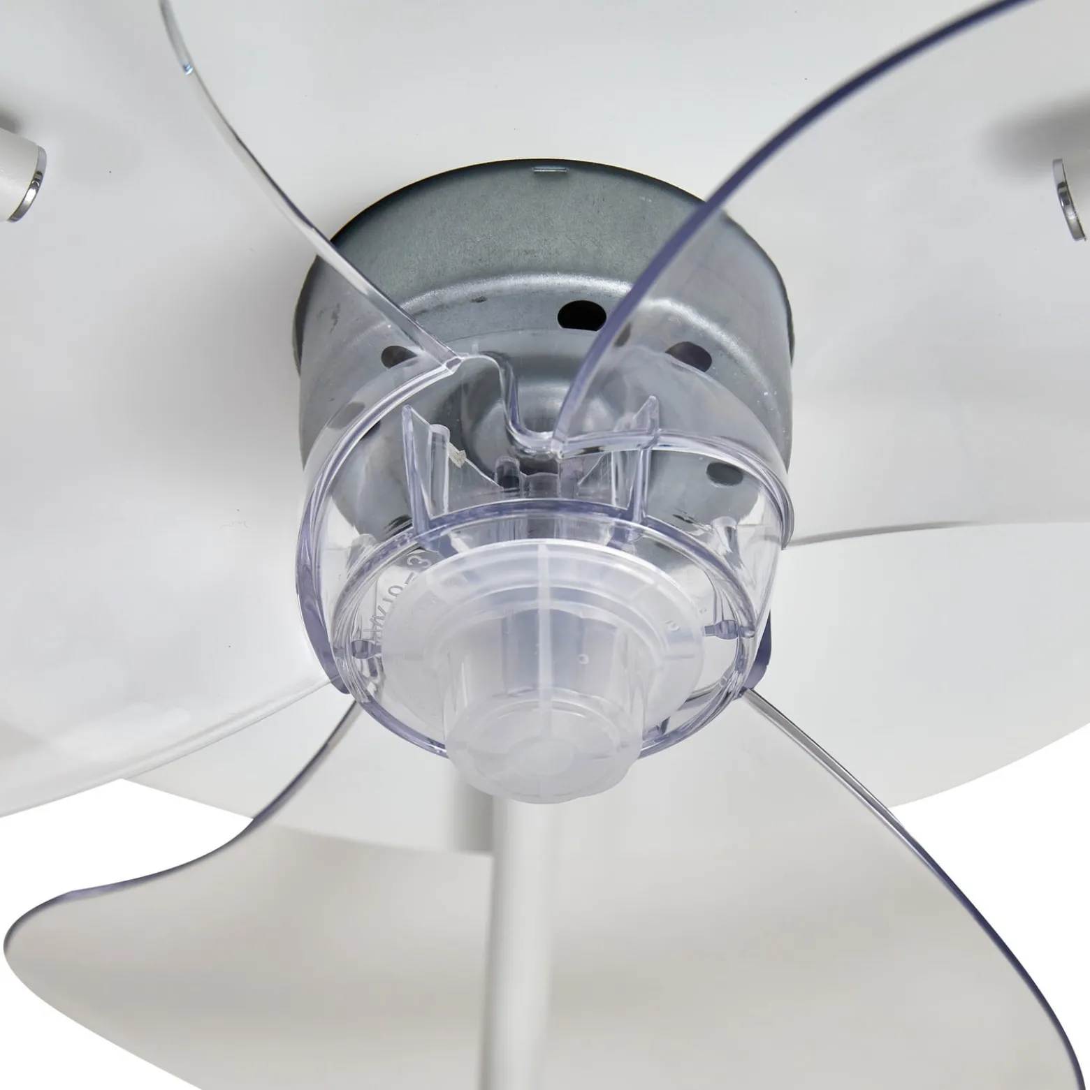 Lindby LED-kattotuuletin Momitu, valkoinen, alumiini, Ø 50 cm