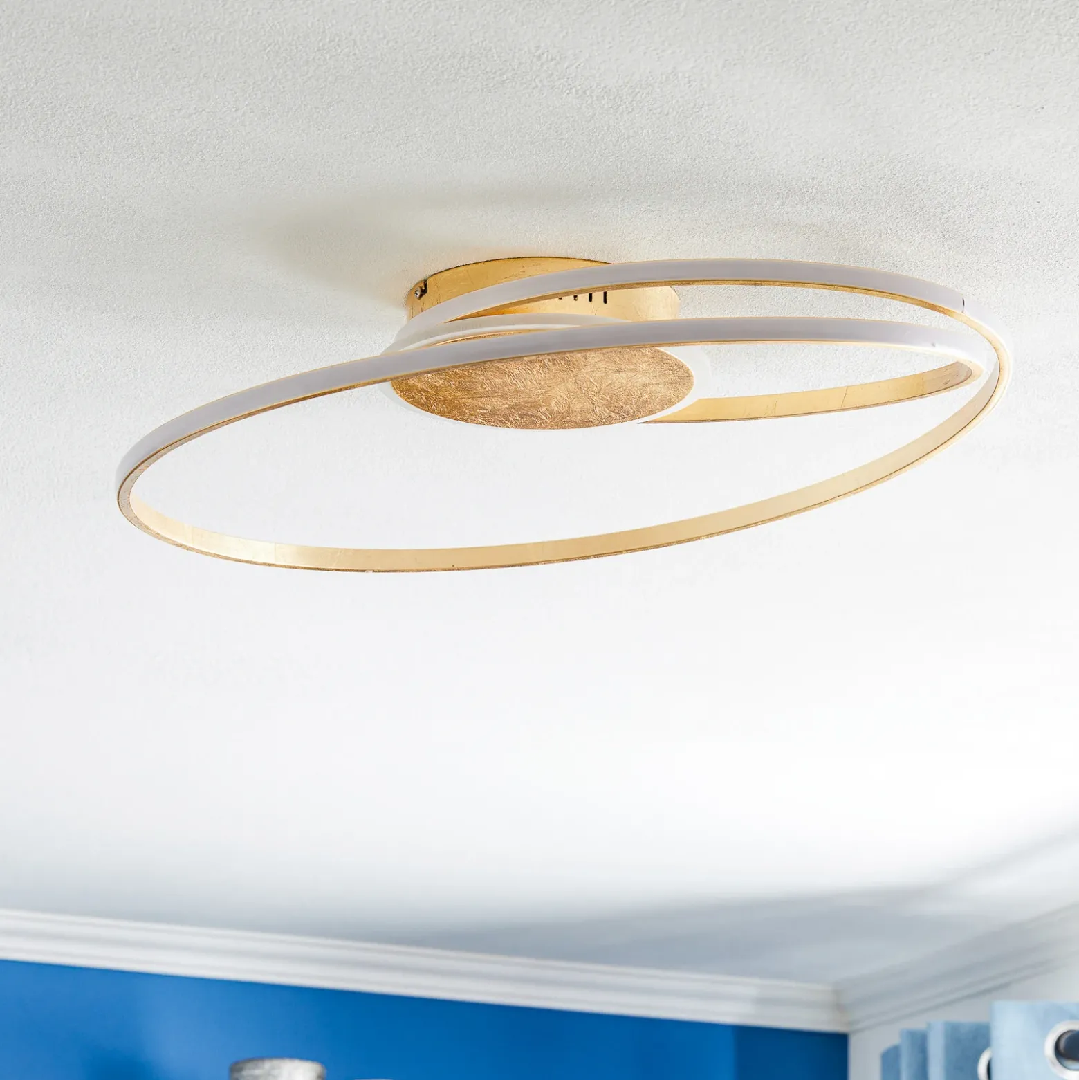 Lindby LED-kattovalaisin Dorle, Ø 60 cm, kulta, alumiini