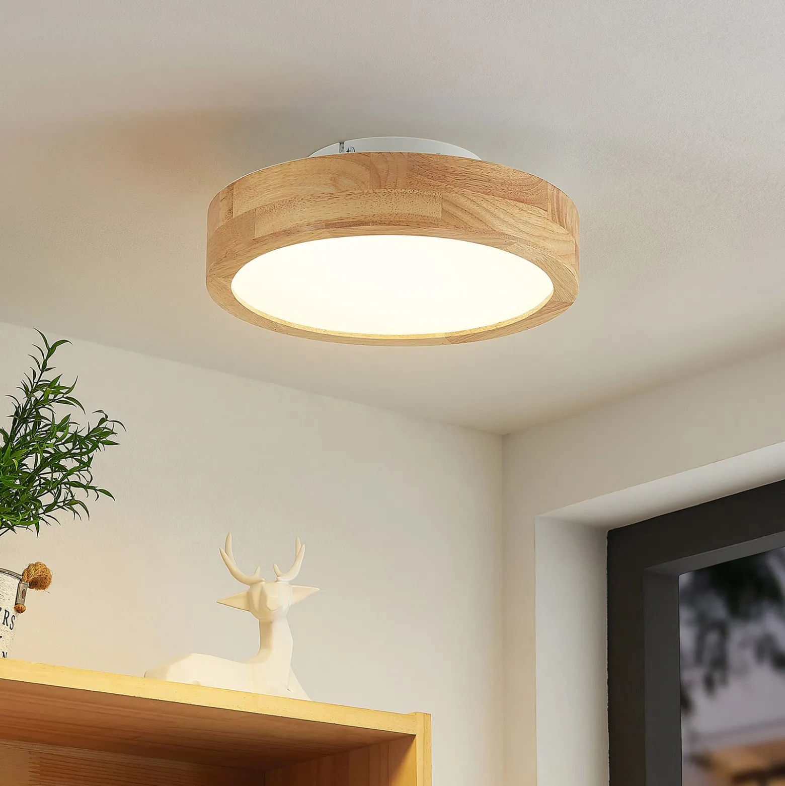 Lindby LED-kattovalaisin Lanira, Ø 30 cm, puu, kaukosäädin, CCT