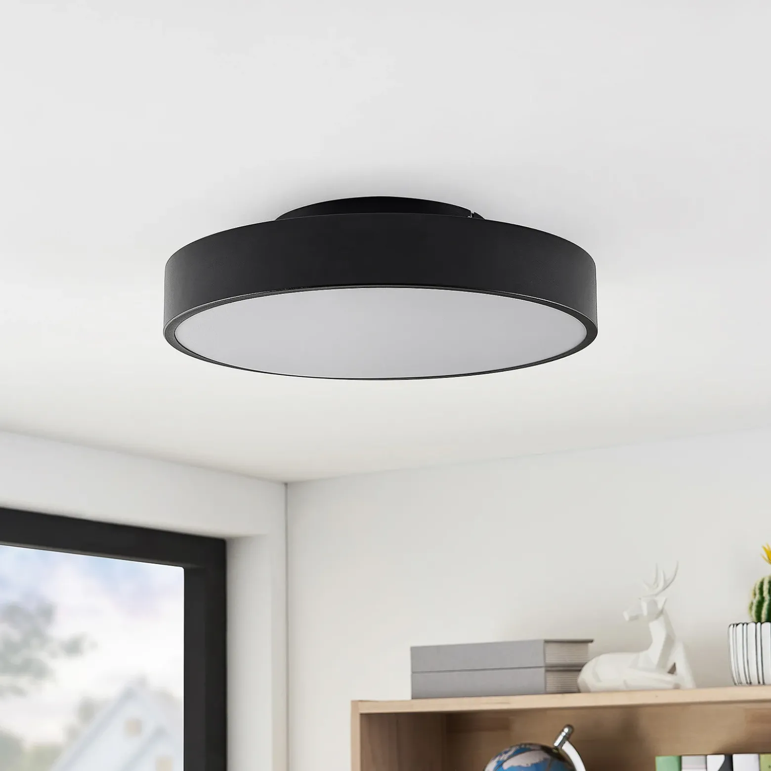 Lindby LED-kattovalaisin Milada, musta, CCT, kaukosäädin