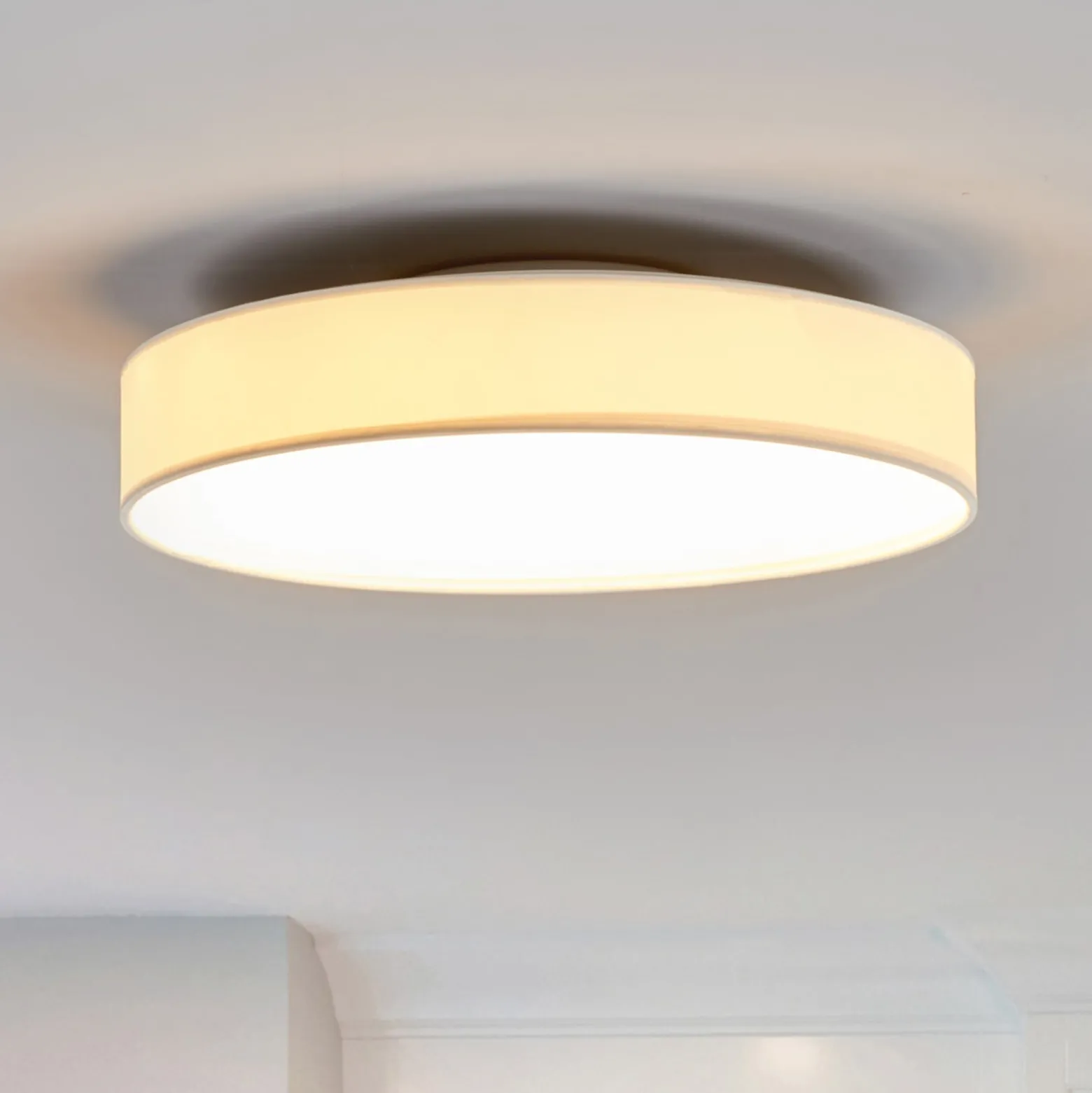 Lindby LED-kattovalaisin Saira, Ø 40 cm, valkoinen, tekstiili