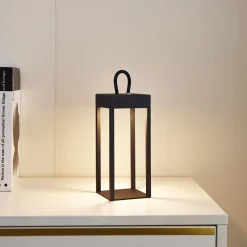 Lindby LED-ladattava pöytävalaisin Iruna, musta, metalli, 27cm, himmeä.