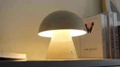 Lindby LED-ladattava pöytävalaisin Nevijo, harmaa, Ø18cm, USB, himmennin