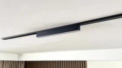 Lindby LED-nauha 48 V Lumaro,musta,20W,muovinen,himmennettävä