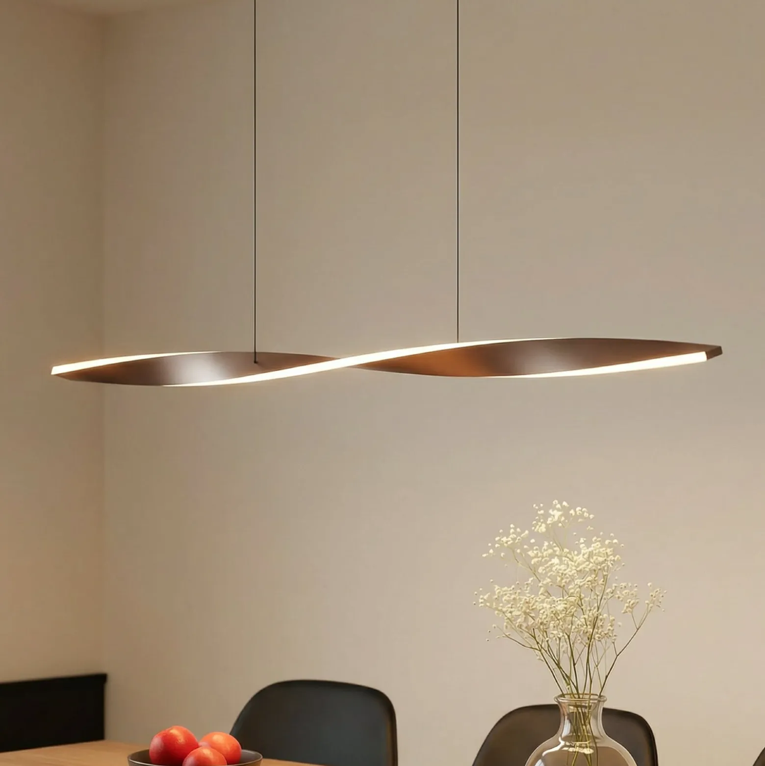 Lindby LED-riippuvalaisin Jaren, musta/ruskea, 100 cm, CCT