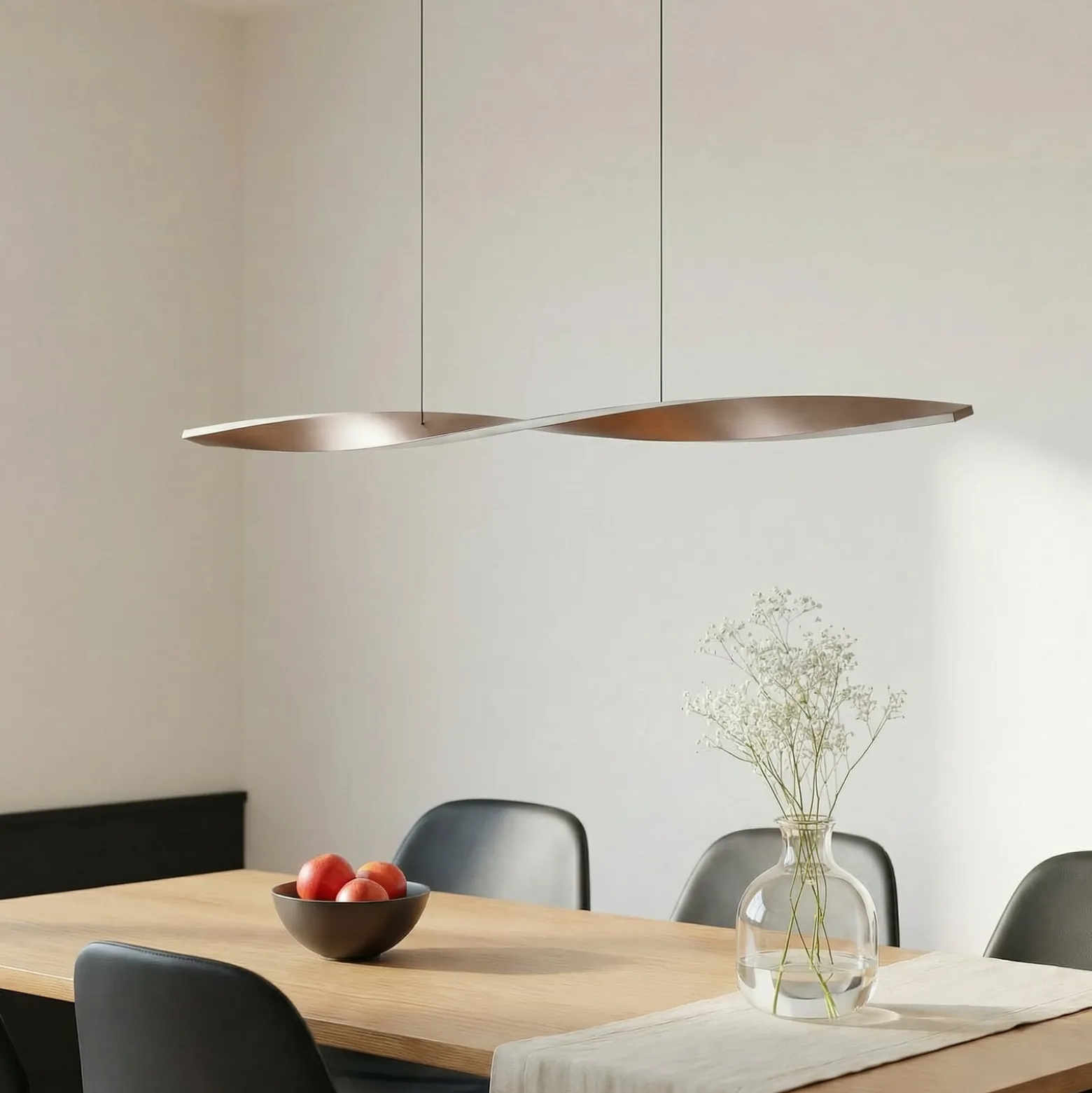 Lindby LED-riippuvalaisin Jaren, musta/ruskea, 100 cm, CCT