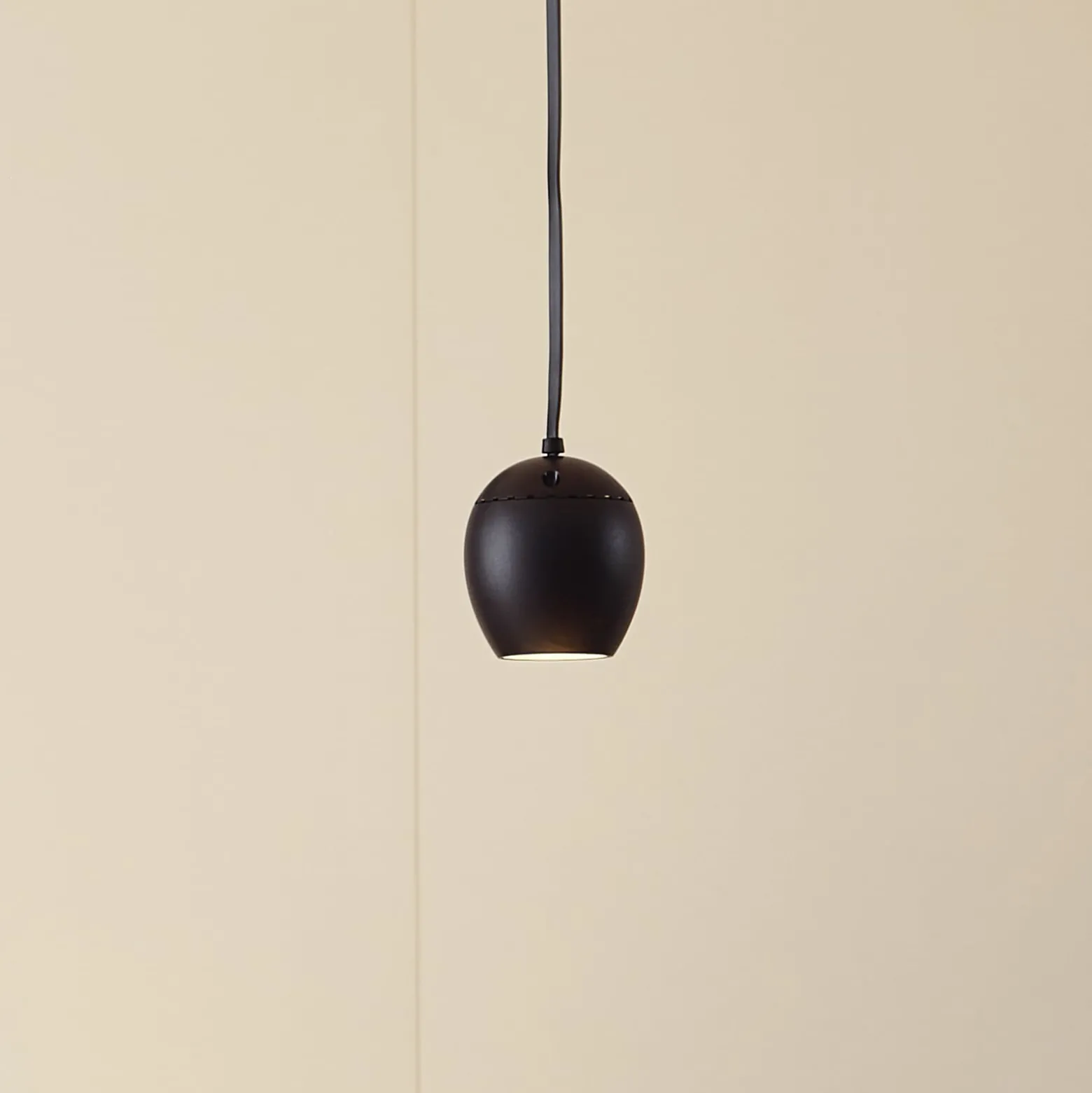 Lindby LED-riippuvalaisin Lumaro, musta,Ø6,2 cm,48V,himmennettävä