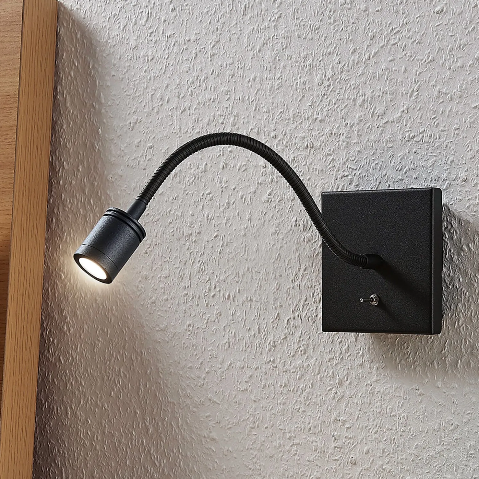 Lindby LED-seinävalaisin Mayar, musta, metalli, lukulamppu, 11cm
