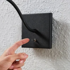 Lindby LED-seinävalaisin Mayar, musta, metalli, lukulamppu, 11cm