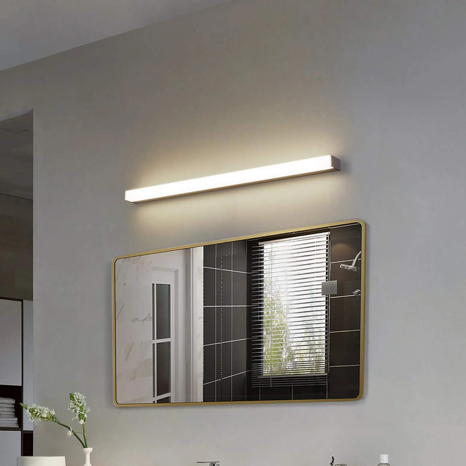 Lindby LED-seinävalaisin Philippa, kulmikas, 89 cm, alumiininvärinen, IP44