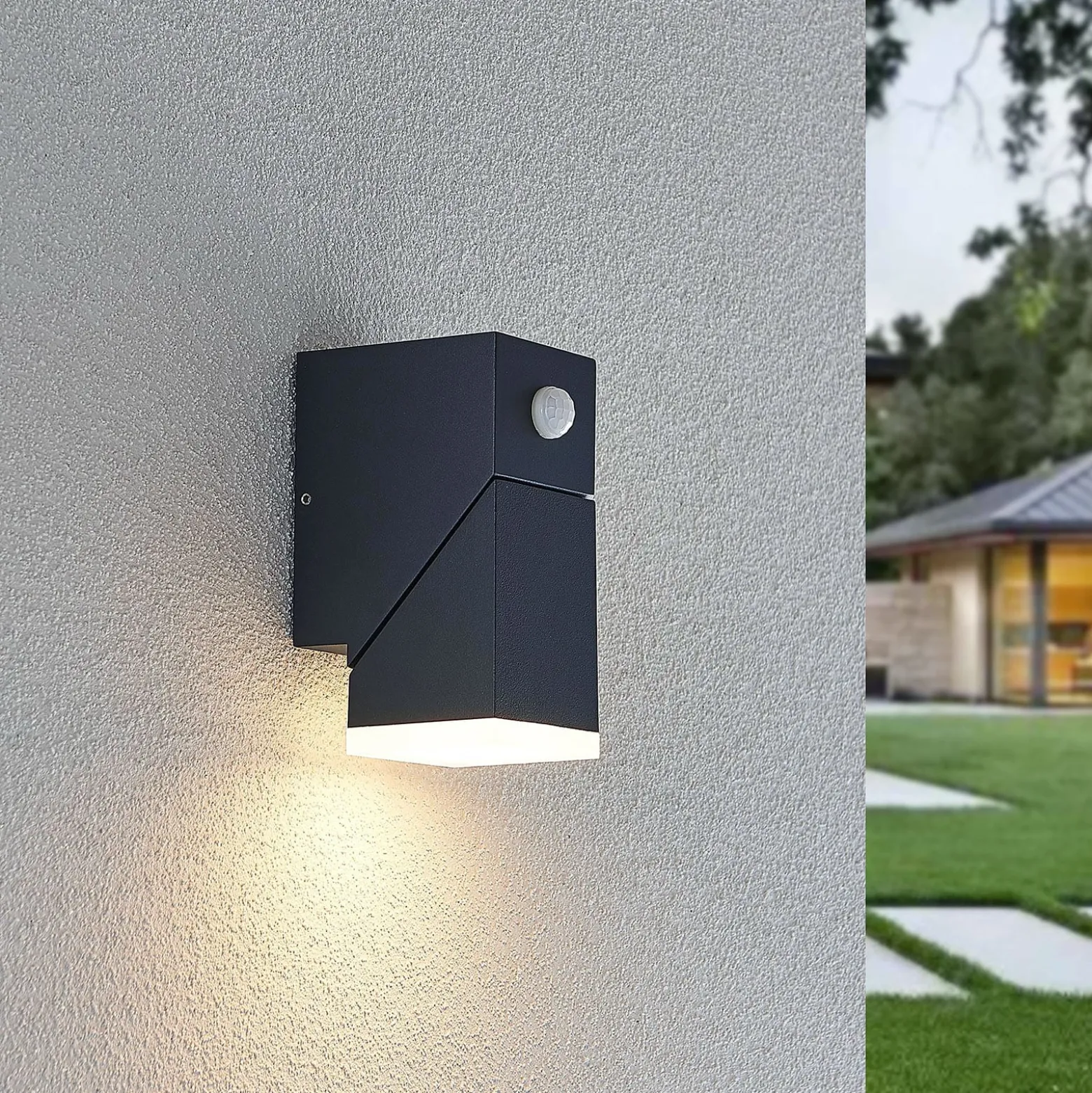 Lindby LED-seinävalaisin Sally, 15 cm, antrasiitti, IP54, anturi