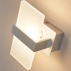 Lindby LED-seinävalaisin Yorick, 18 cm, alumiini/valkoinen, kytkimellä