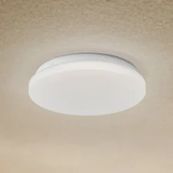 Lindby LED-ulkokattovalaisin Kirkola, 3000 K, halkaisija 26 cm, valkoinen