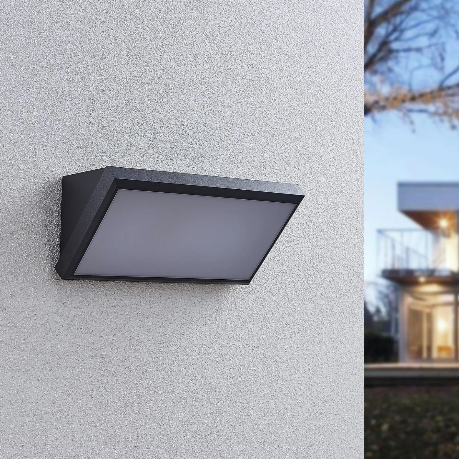 Lindby LED-ulkoseinävalaisin Abby, anturi, IP65, tummanharmaa