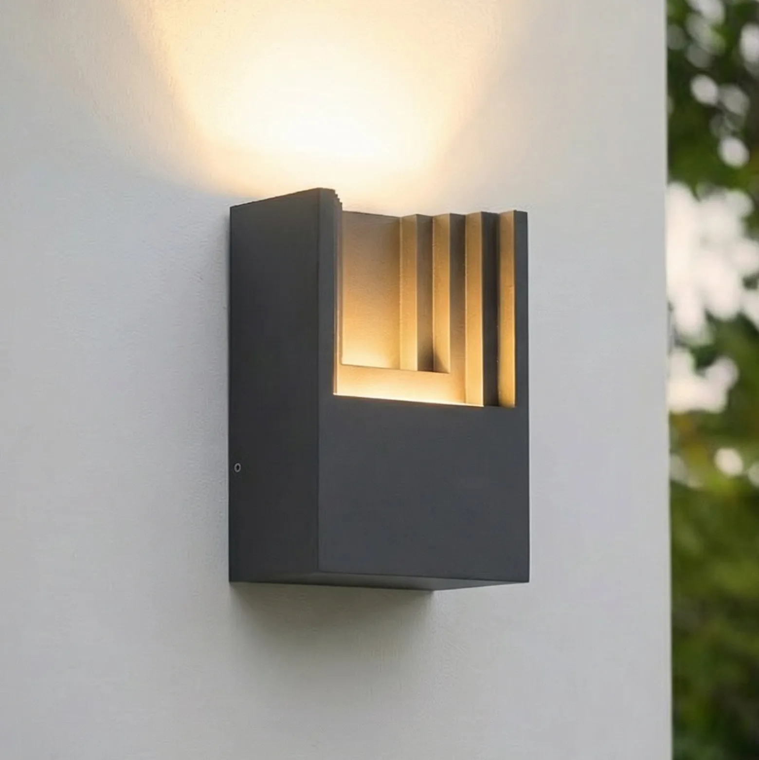 Lindby LED-ulkoseinävalaisin Aurali, 1-lamppuinen, musta, IP65
