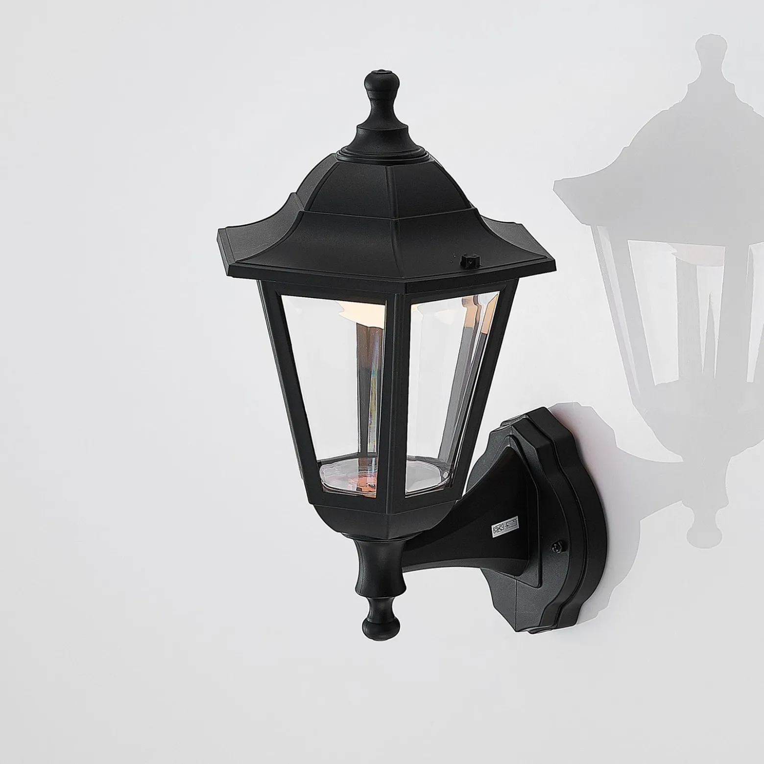 Lindby LED-ulkoseinävalaisin Iavo, musta, lyhty, 38 cm