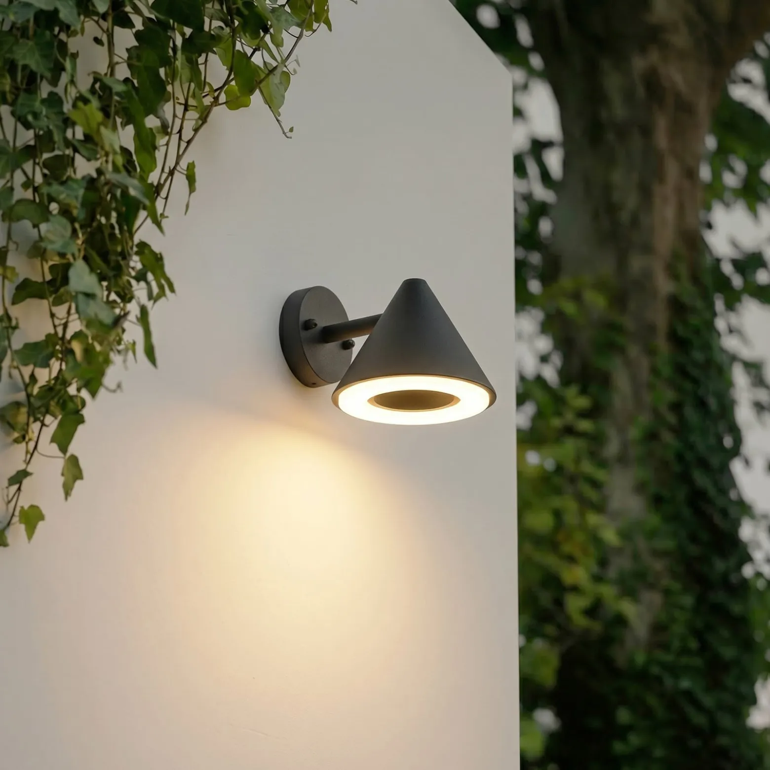 Lindby LED-ulkoseinävalaisin Soran, musta, metalli, IP44