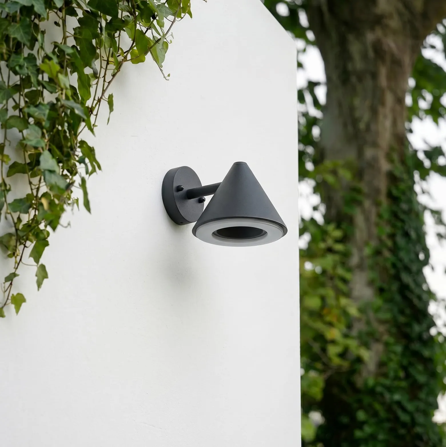 Lindby LED-ulkoseinävalaisin Soran, musta, metalli, IP44
