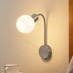 Lindby Lioma seinävalaisin joustavalla varrella, nikkeliä