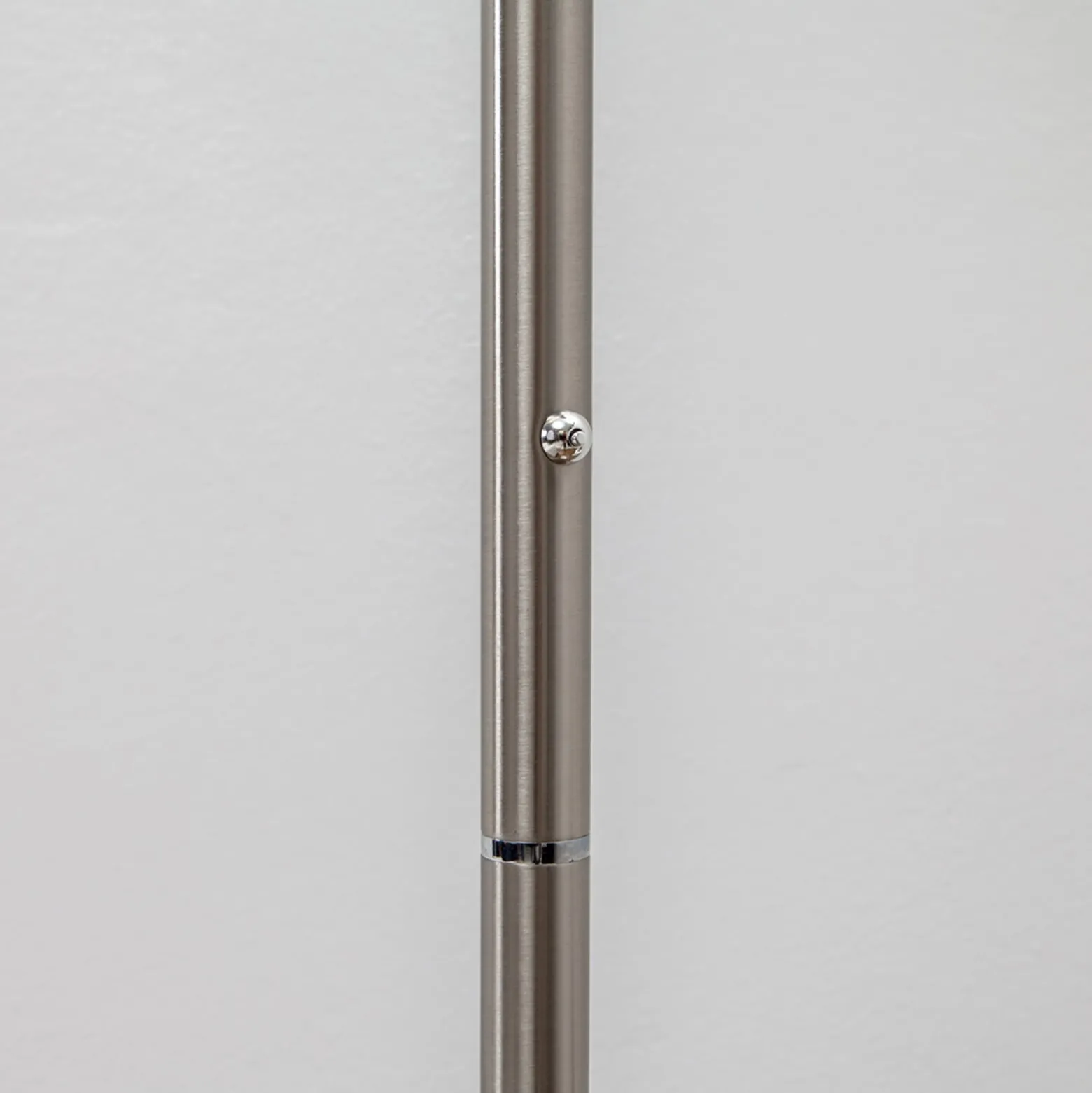 Lindby Malea LED-lattiavalo, nikkelivärinen, himmennettävä, 180 cm