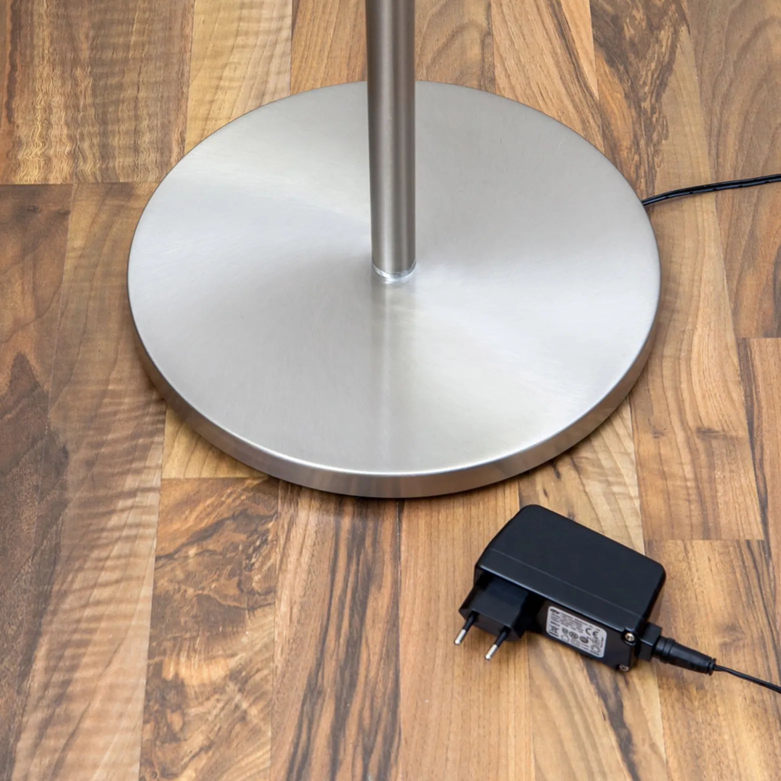Lindby Malea LED-lattiavalo, nikkelivärinen, himmennettävä, 180 cm