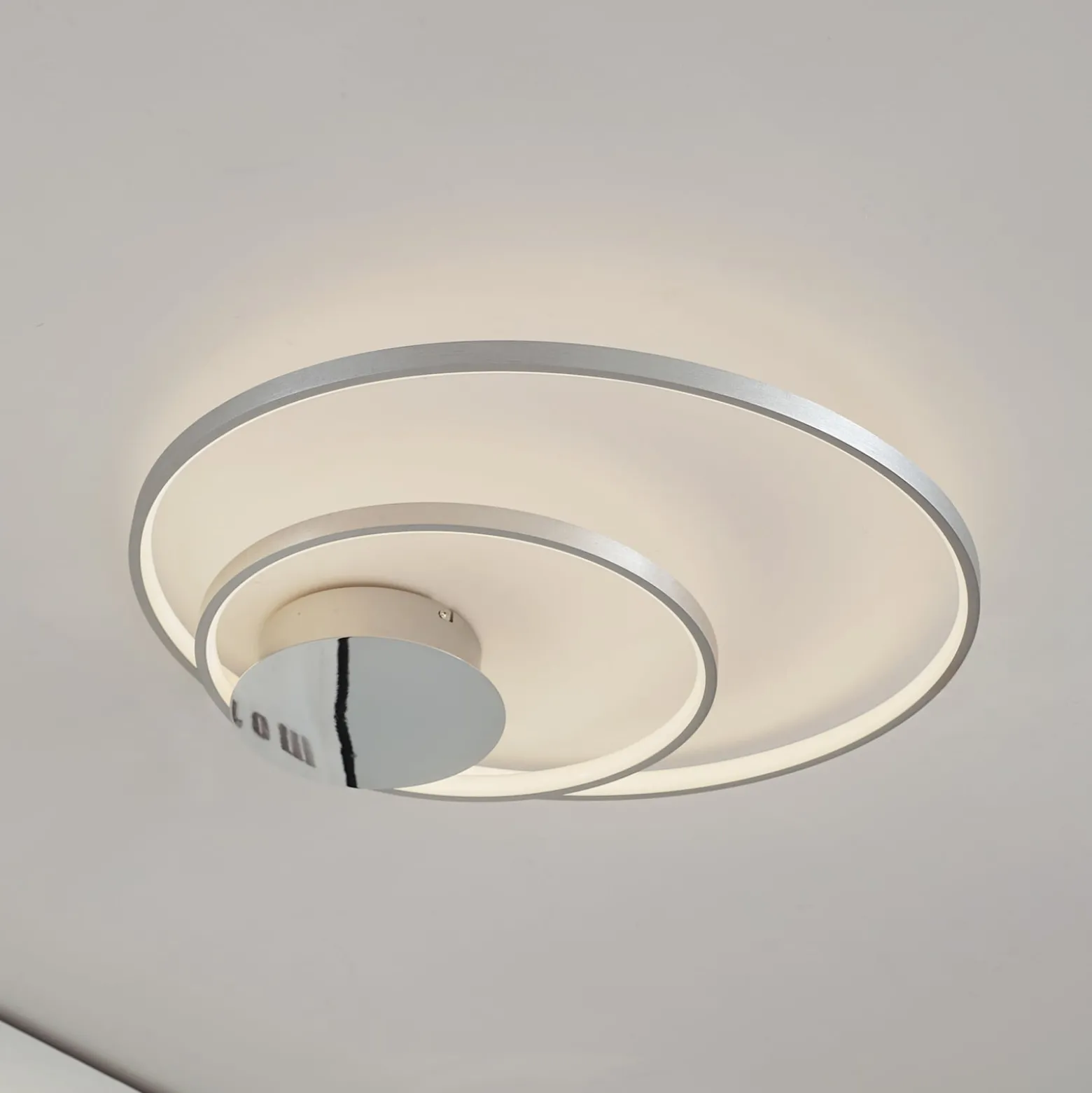 Lindby Nerwin LED-kattovalaisin, 65 cm, pyöreä, alumiini/kromi