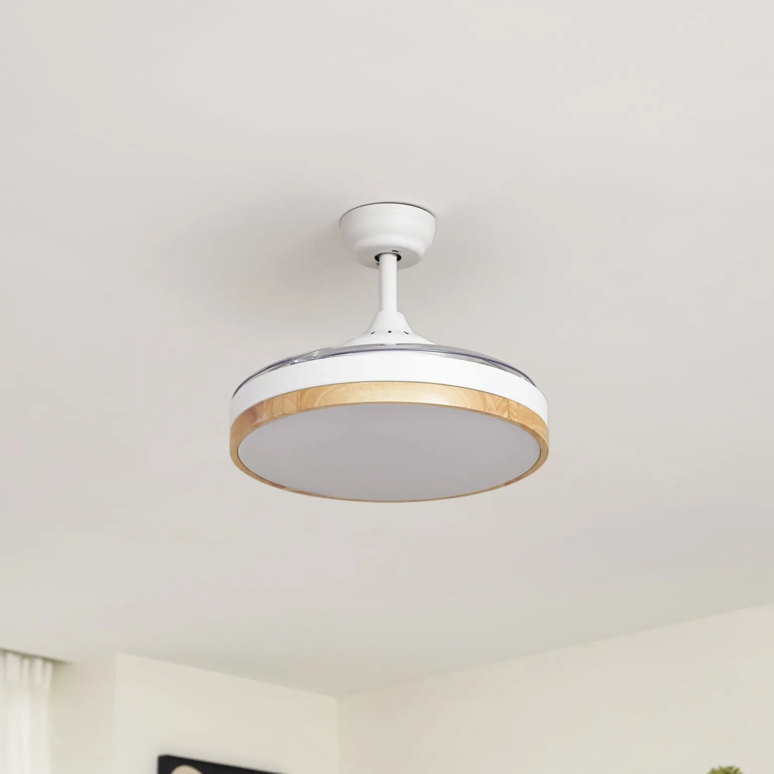 Lindby Oras LED-kattotuuletin, valkoinen, DC, hiljainen, Ø 107 cm