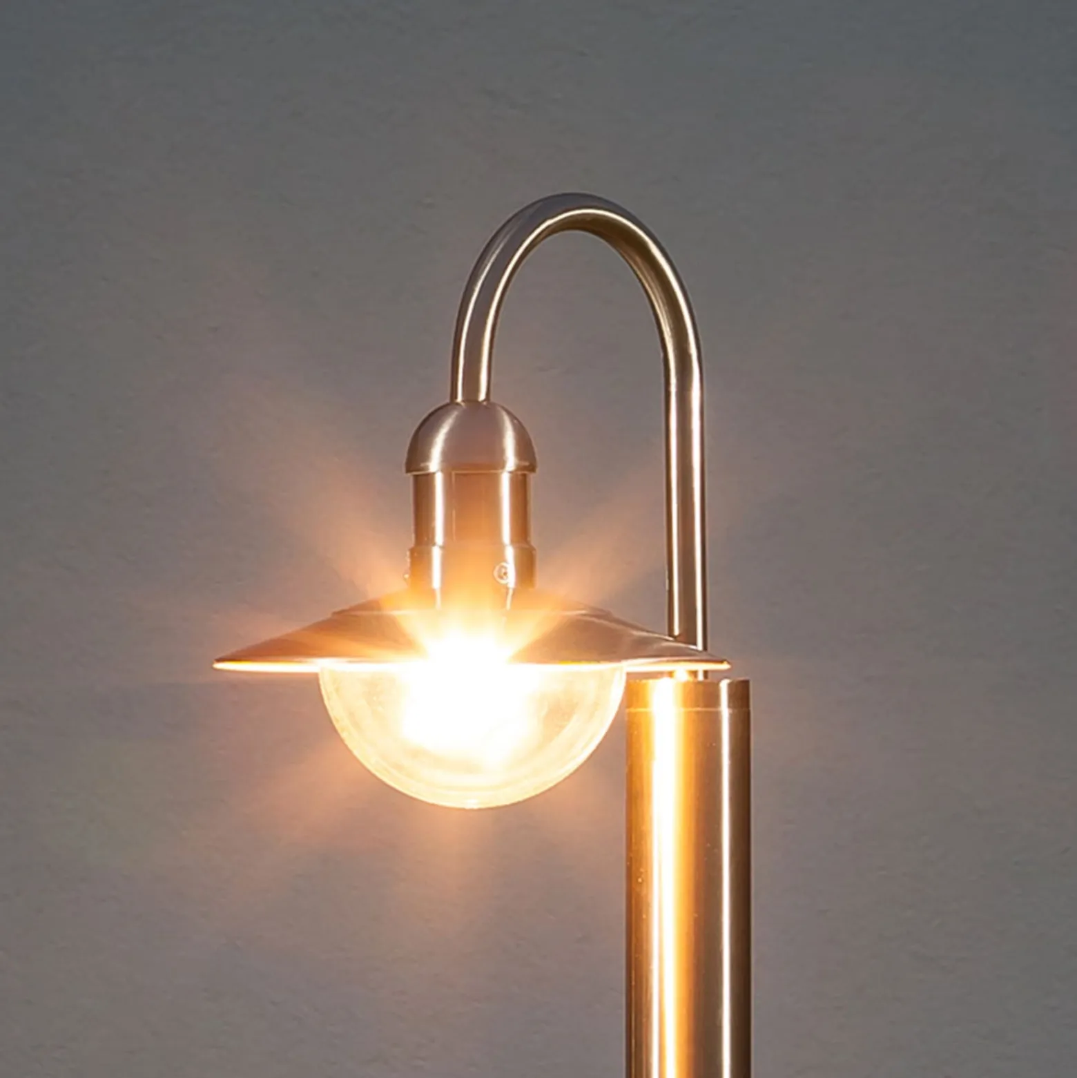 Lindby pylväsvalaisin Damion, 140 cm, ruostumaton teräs, E27, IP44