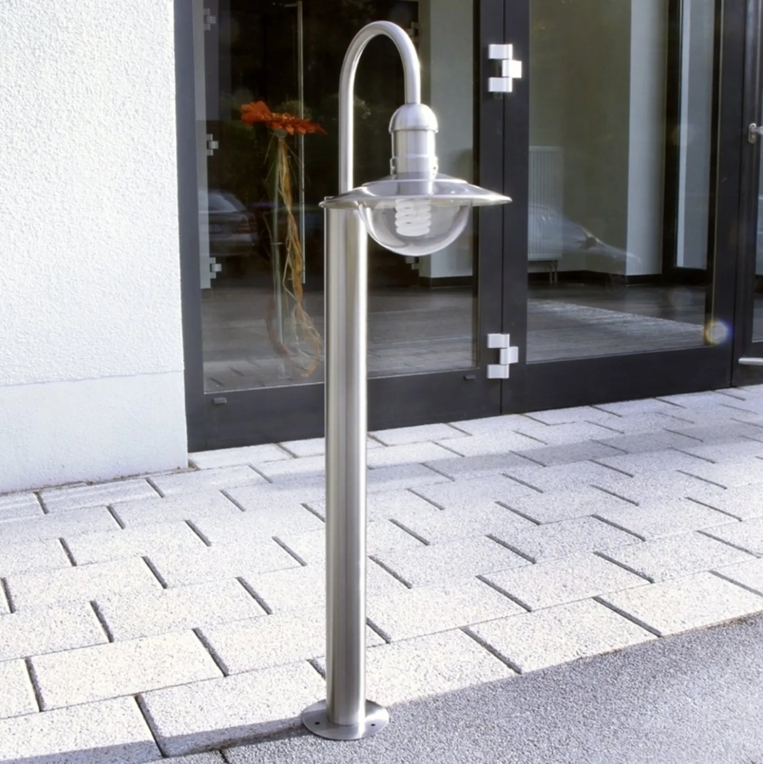 Lindby pylväsvalaisin Damion, 140 cm, ruostumaton teräs, E27, IP44