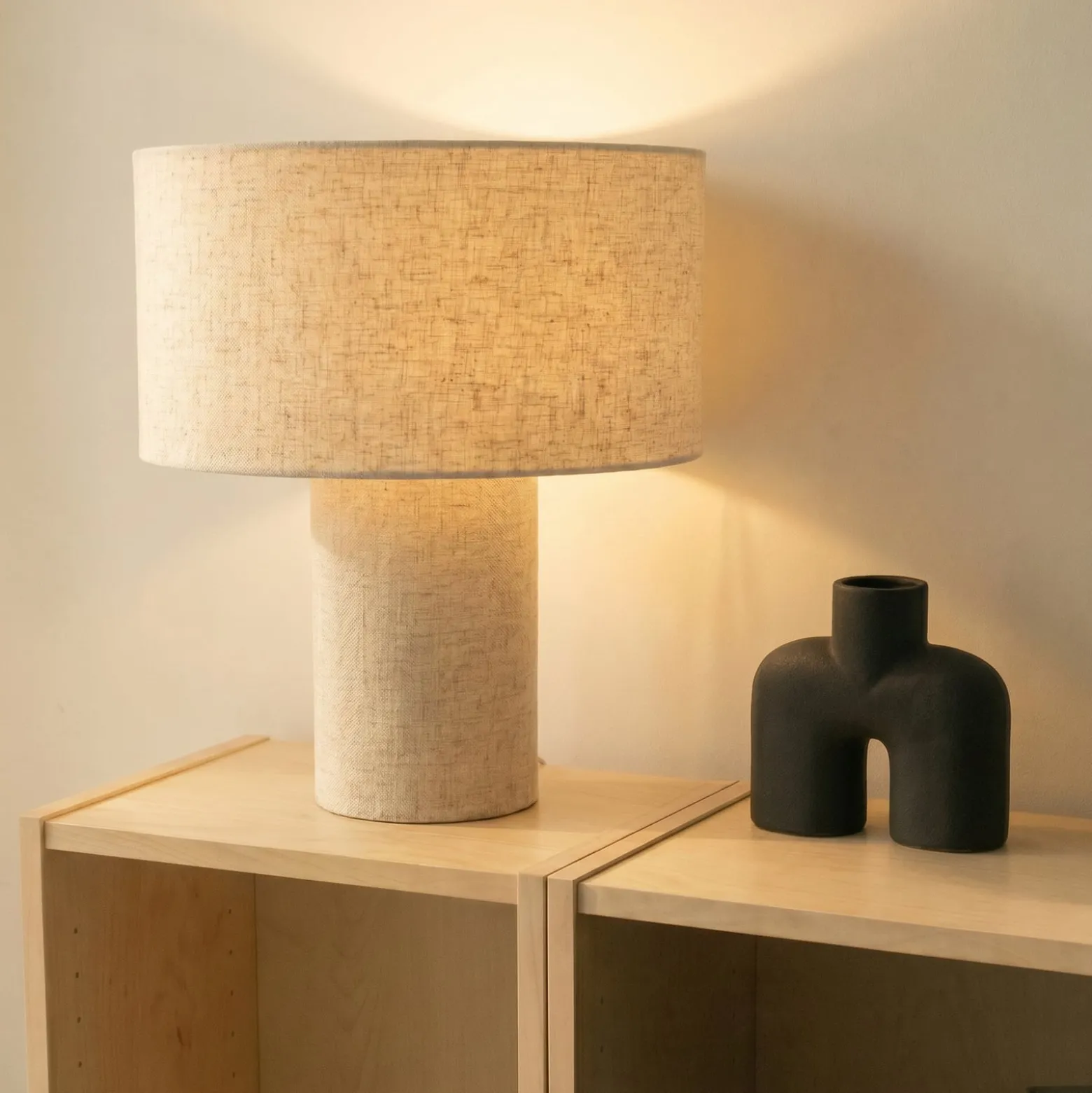 Lindby pöytävalaisin Elfie, Ø 35 cm, beige, pellava, E27