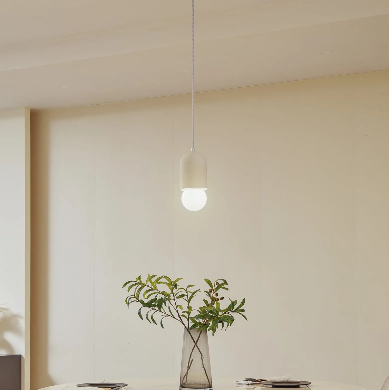 Lindby riippuvalaisin Nielson, Ø 11 cm, beige, kipsi