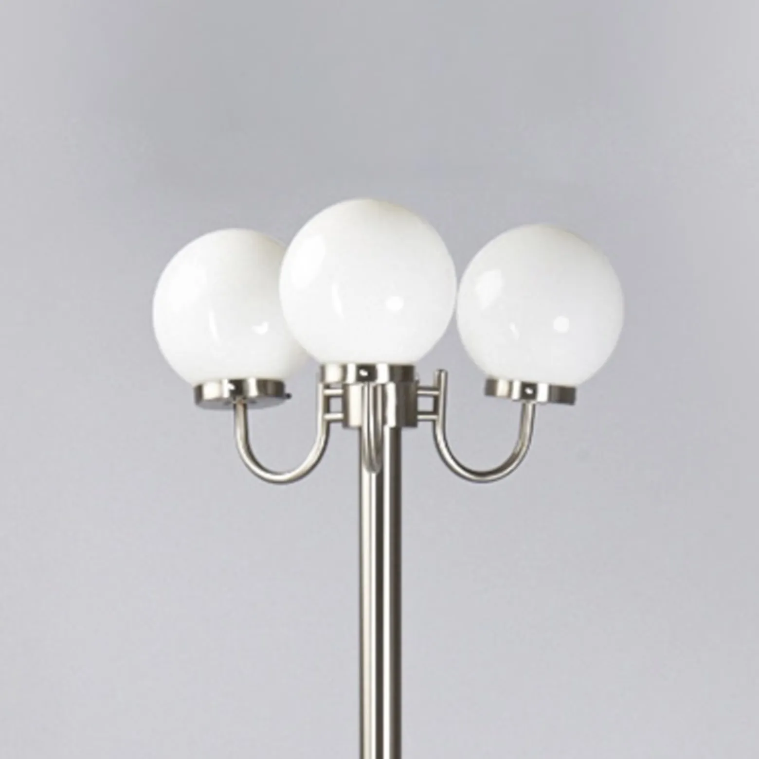 Lindby Samuel ulkovalaisin, 218 cm, 3-valo, pallovalaisin, E27, IP44